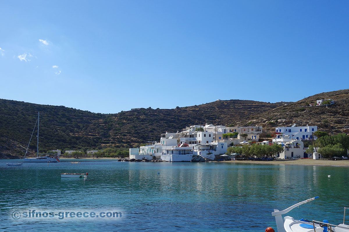 Das Dorf und der Strand von Faros, bei Sifnos