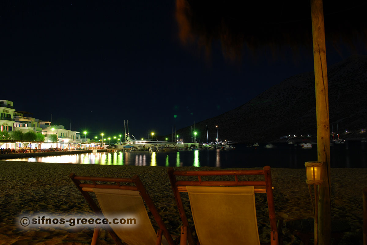 Nachtleben in Kamares